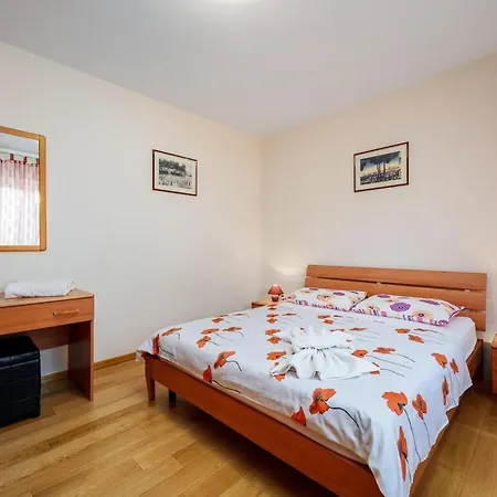 Ferienhaus Gulic 1 Comfortable Poreč
