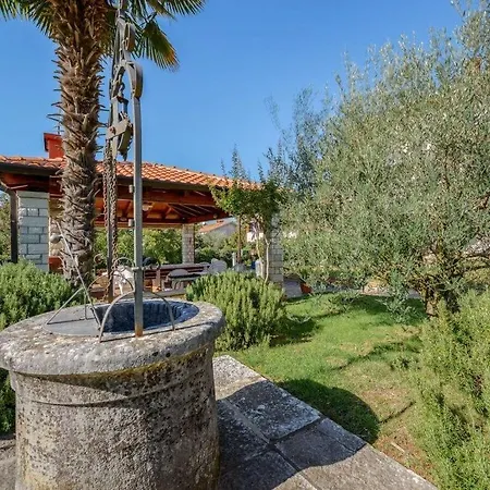 Ferienhaus Gulic 1 Comfortable *