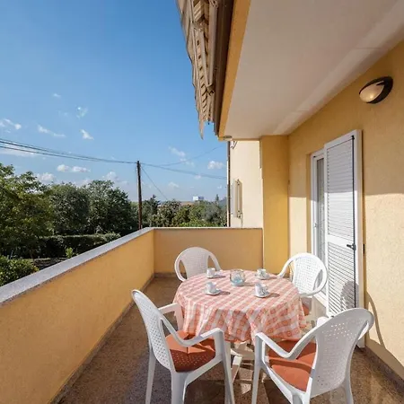 Gulic 1 Comfortable Poreč